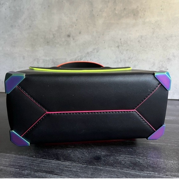 Michael Kors Manhattan Medium Contrast-Trim Leather Satchel, NWT - Picture 7 of 9